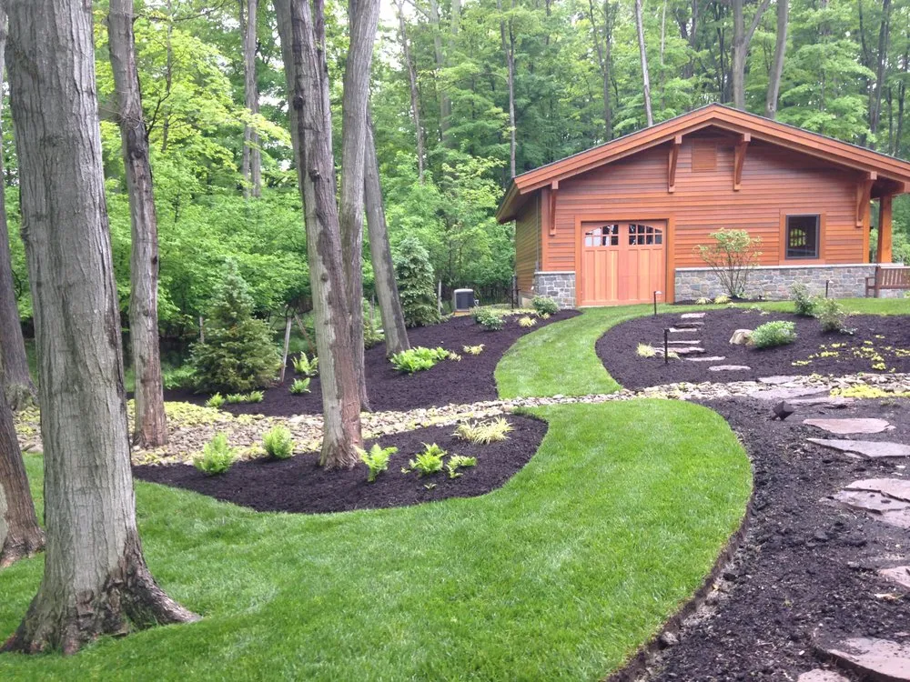 Custom lawn care service experts serving Lockport, NY - Turf Tec