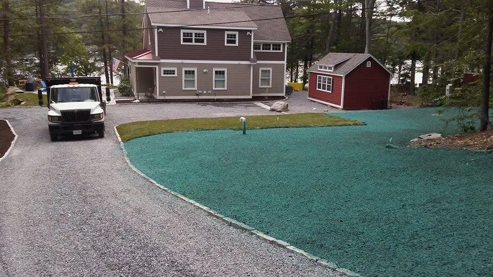 Custom garden landscaping experts serving Uxbridge, MA - Turf Technologies