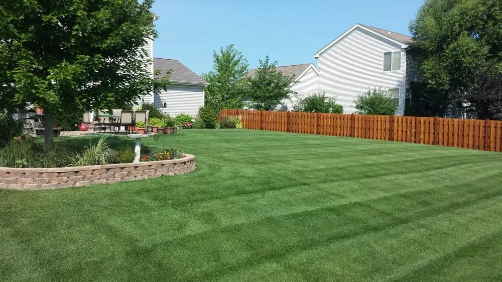 Professional yard maintenance in Island Lake, IL by Turf Techs