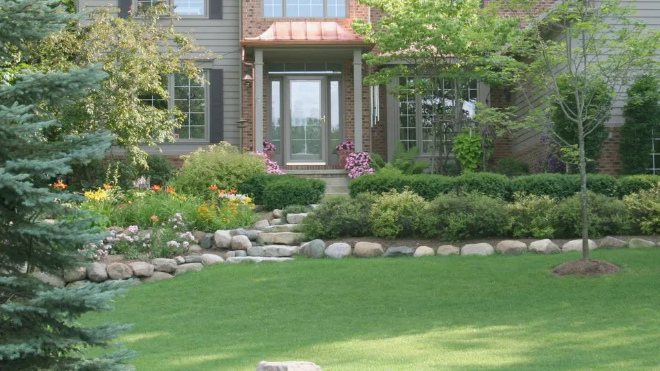 Reliable lawn care service in Oak Park, MI - Turf Tenders