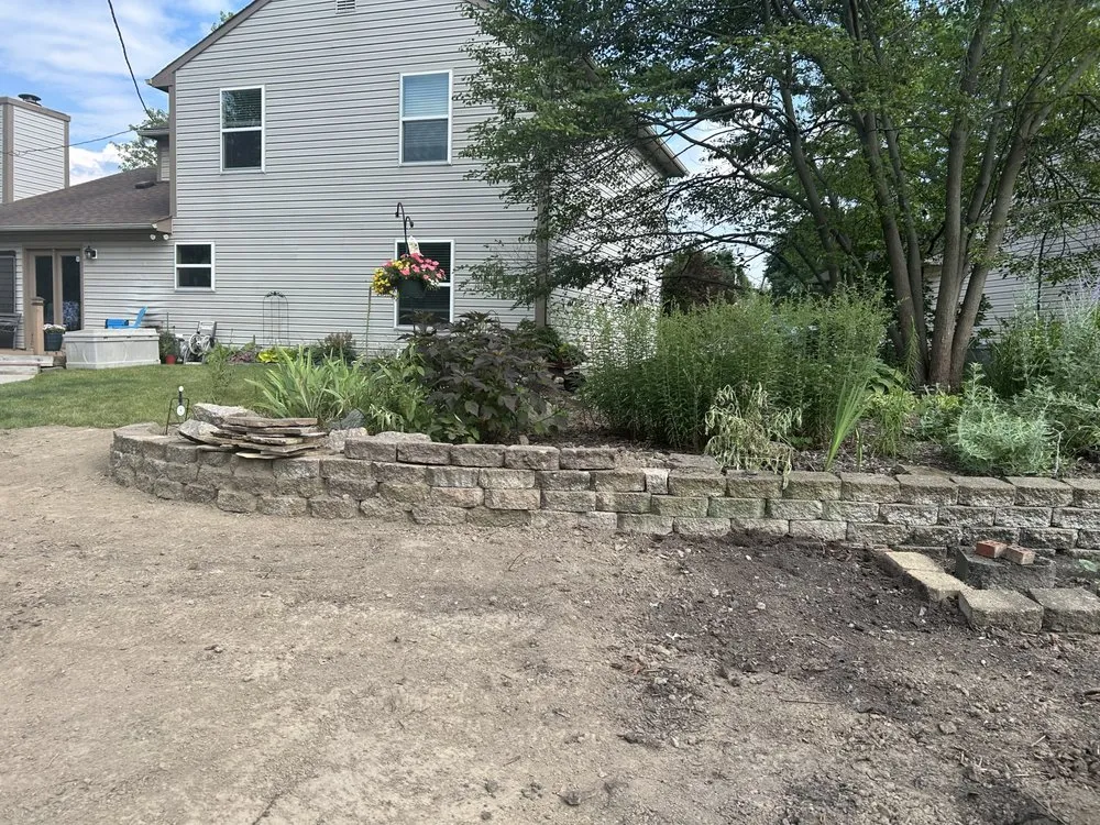 Reliable garden landscaping experts serving Woodlawn Heights, IN - Turf Tenders