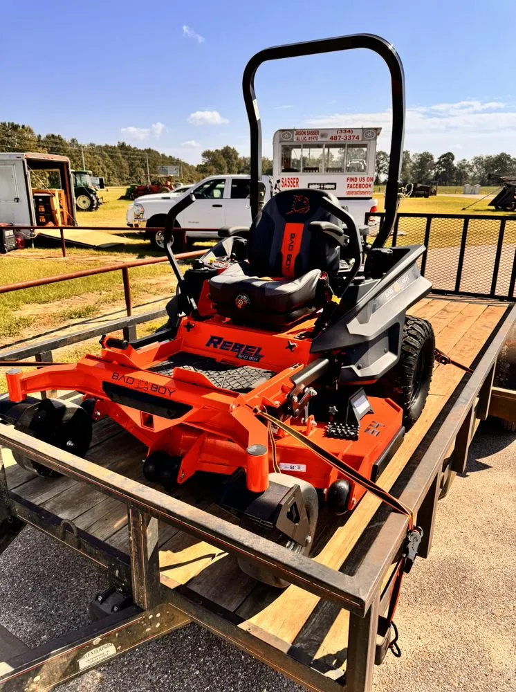Custom lawn care service for homes across Troy, AL - Turf Titans