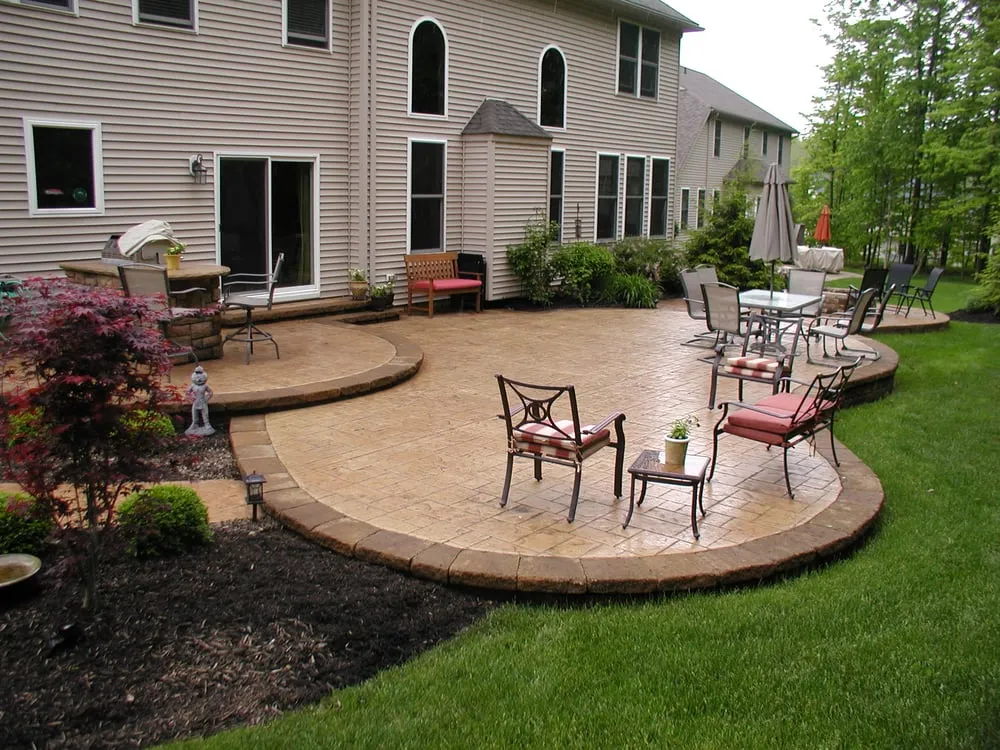 Reliable yard maintenance in Maple Heights, OH by Turf World Co