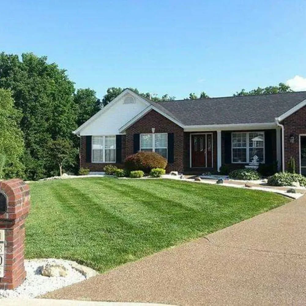 Expert lawn mowing service experts serving Winfield, MO - Turf Wurx Quality Lawncare