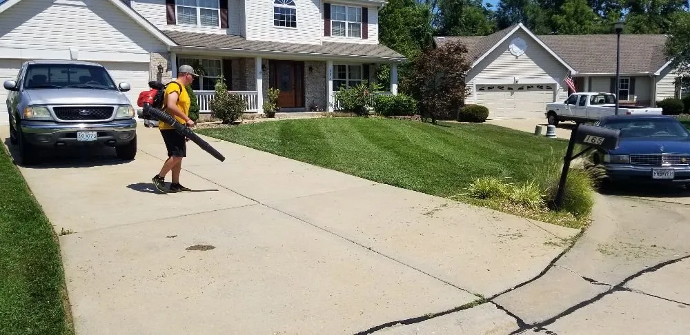 Professional lawn mowing service experts serving Winfield, MO - Turf Wurx Quality Lawncare