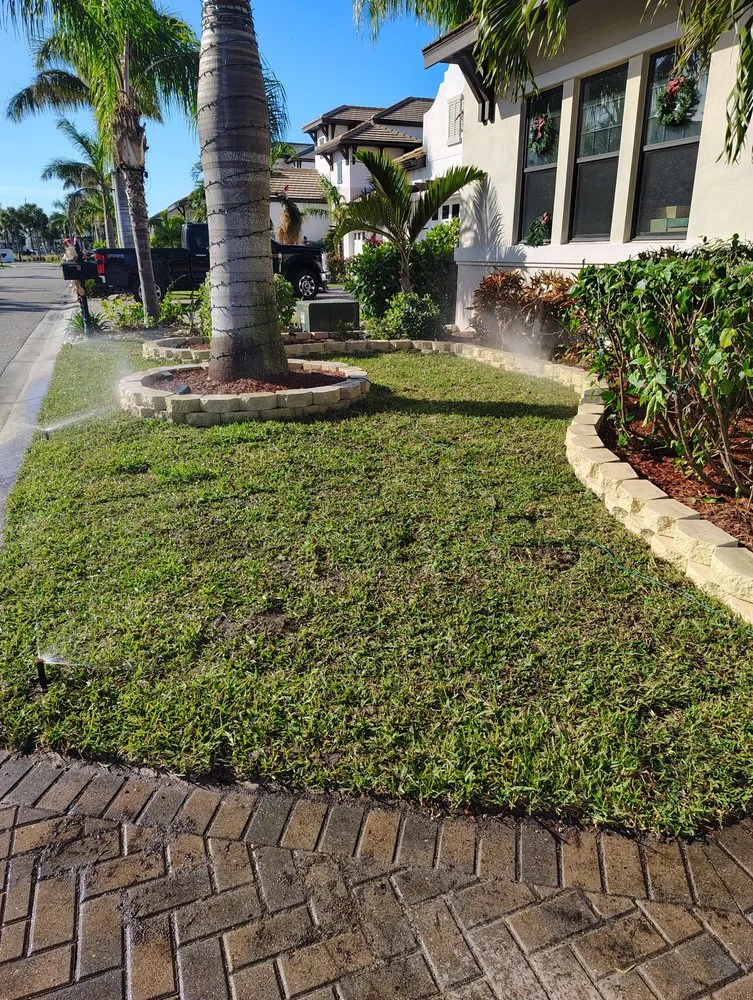 Expert residential landscaping in Ruskin, FL by Turf1