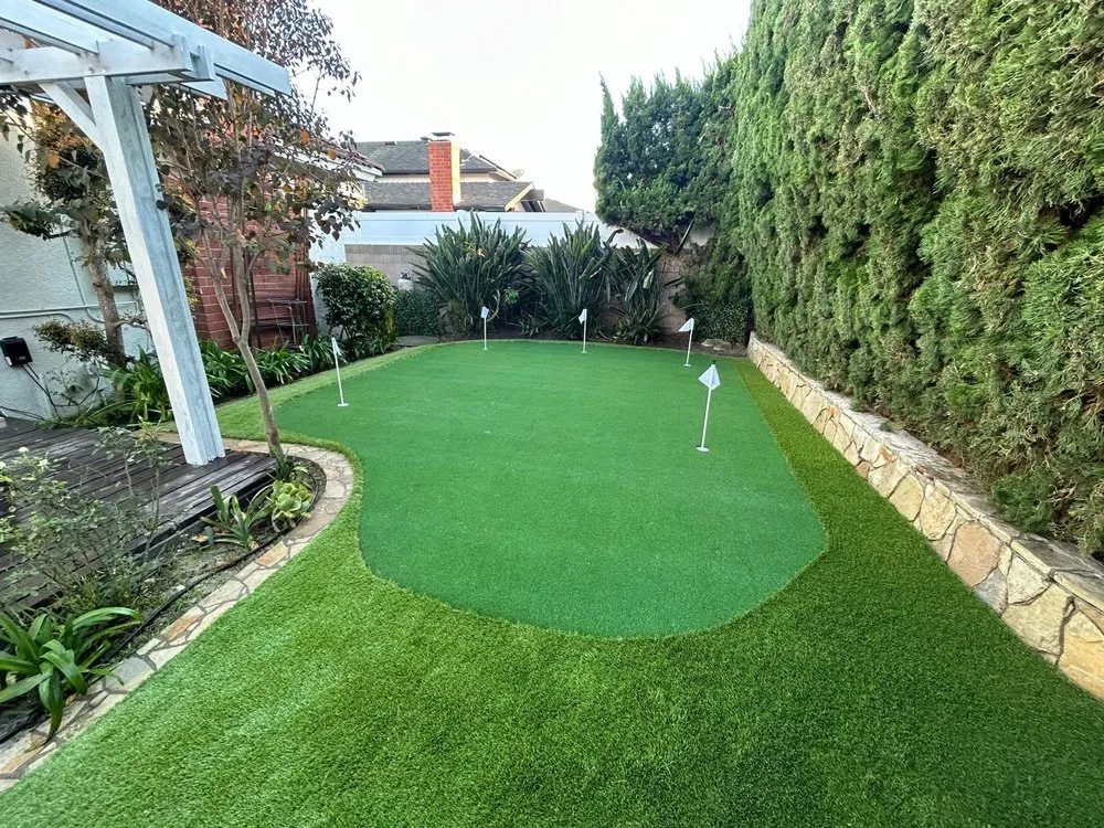 Top-rated yard cleanup service in Beverly Hills, CA - TurfCity