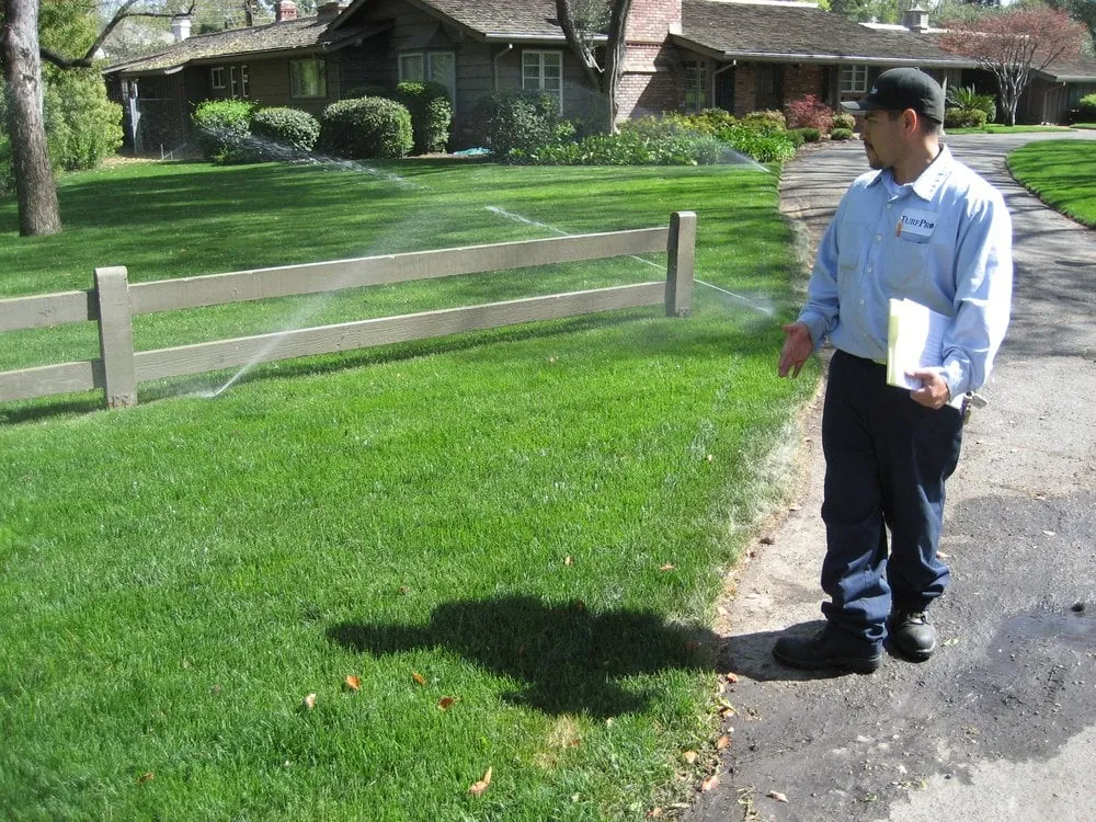 Trusted yard cleanup service experts serving Sacramento, CA - TurfPro