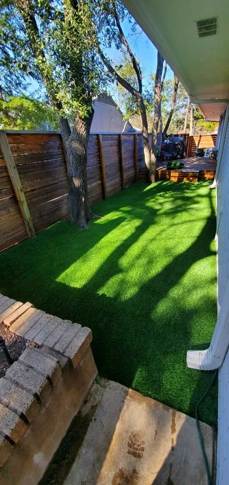 Reliable lawn mowing service in Dallas, TX by TurfRocks