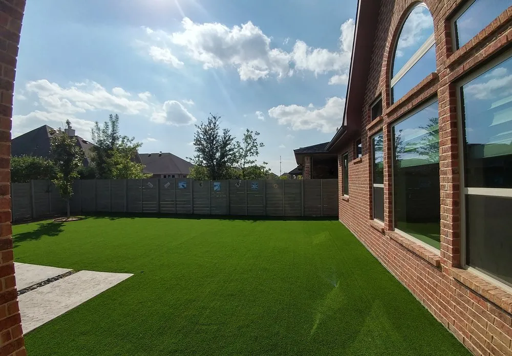 Expert outdoor landscaping for beautiful yards in Dallas, TX by TurfRocks