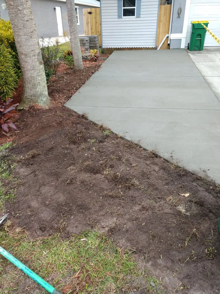 Reliable yard maintenance with custom design in Cocoa West, FL by Turfscapes Construction & Landscaping