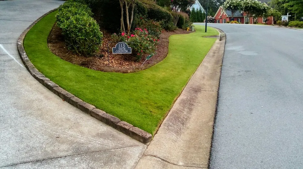 Custom lawn mowing service experts serving Kingston, GA - Turfscapes Professional