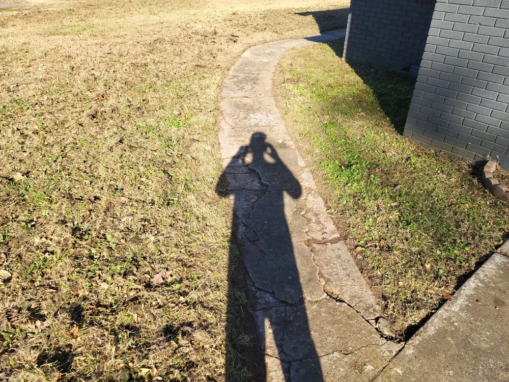 Affordable yard cleanup service for homes across Russellville, AR - Turfside Lawncare