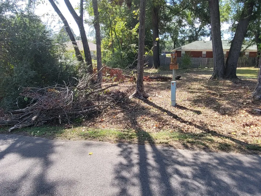 Affordable lawn mowing service experts serving Russellville, AR - Turfside Lawncare