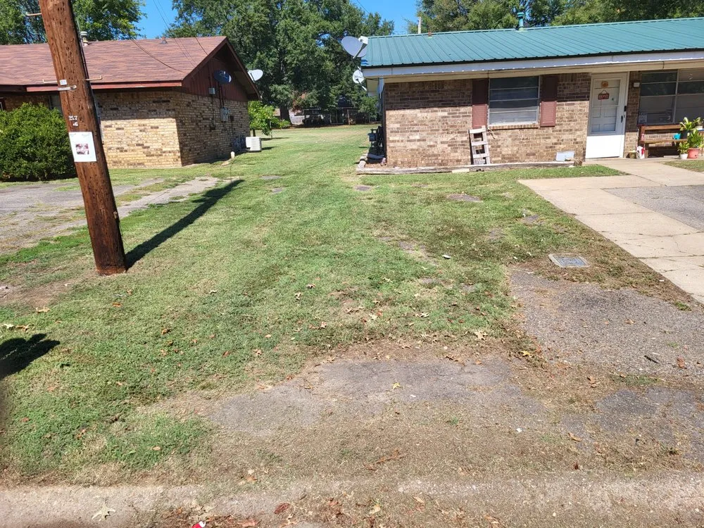 Professional garden landscaping experts serving Russellville, AR - Turfside Lawncare