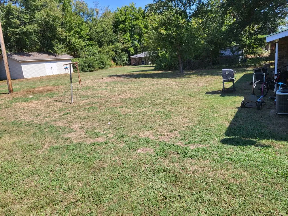 Professional yard maintenance in Russellville, AR by Turfside Lawncare
