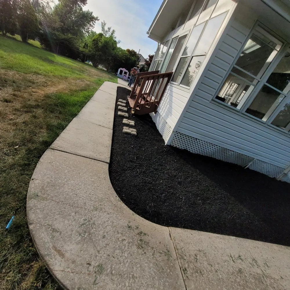 Custom garden landscaping experts serving Glendora, NJ - TurfTamers Lawn Maintenance and Landscape Design