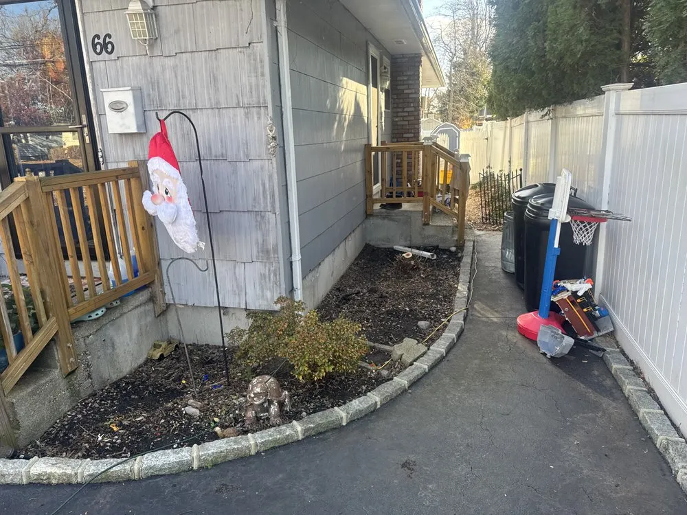 Custom lawn care service near you in Shirley, NY by Turn Up Ur Lawns