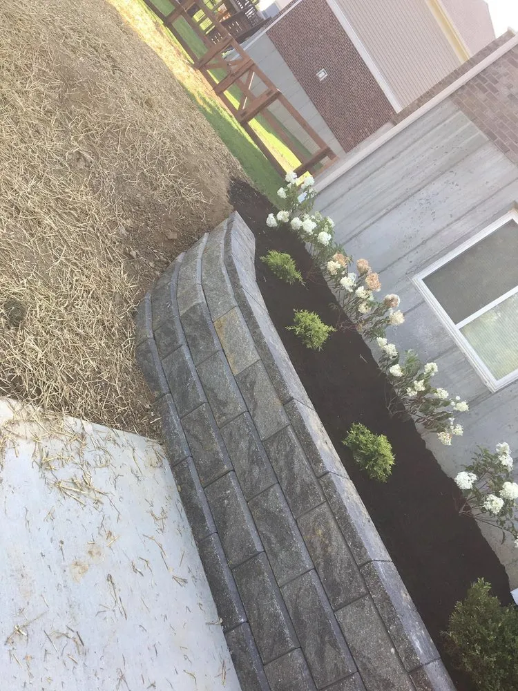 Custom lawn mowing service in Edgewood, KY - Turner lawn care and landscaping