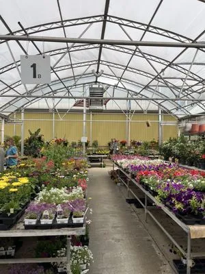 Turner's Garden Center and Landscaping Logo