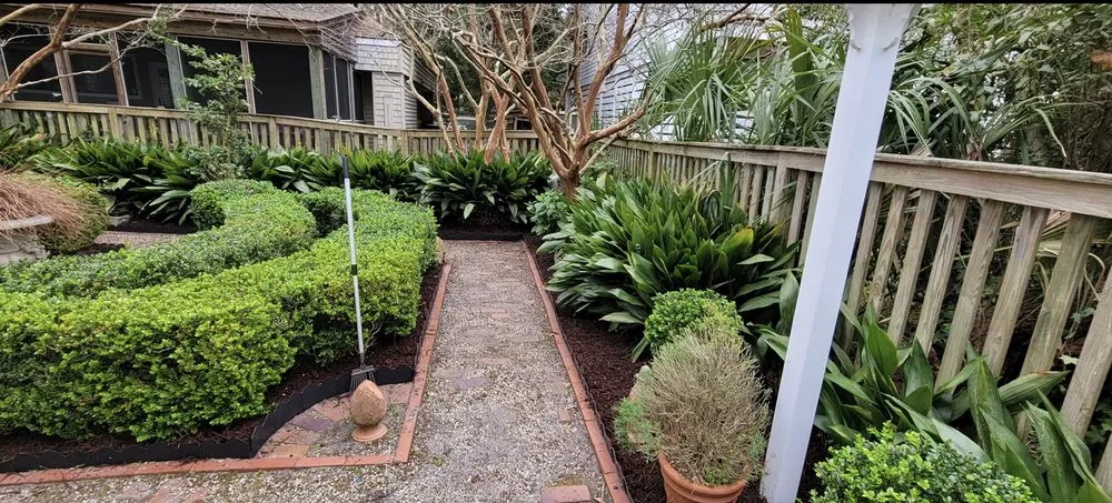 Custom lawn care service for homes in Wilmington, NC by Turner’s Lawn Maintenance