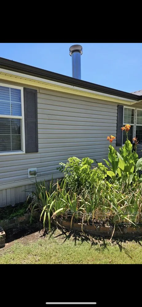 Top-rated lawn mowing service for homes in Mansfield, AR by Turnipseed Custom Cleaning