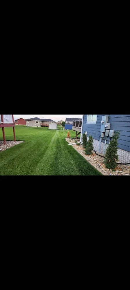 Professional lawn care service near you in Le Mars, IA by Tutts Lawn Care Services