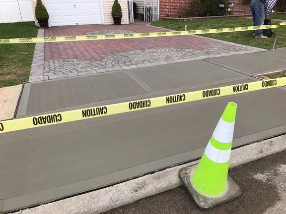 Local lawn mowing service experts serving Greenville, NC - TW Landscaping & Concrete