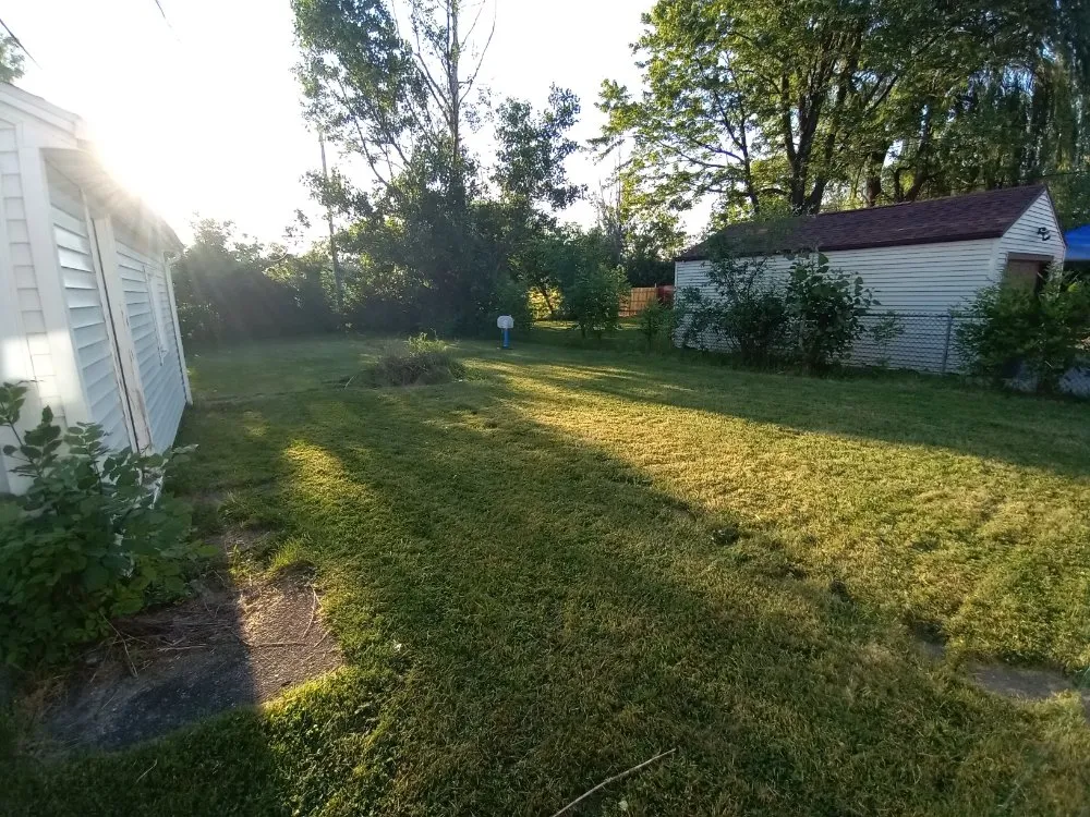 Custom landscaping services for homes in Buffalo, NY by Tw Landscaping