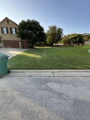 TweeLee Landscaping & Lawn Services Logo