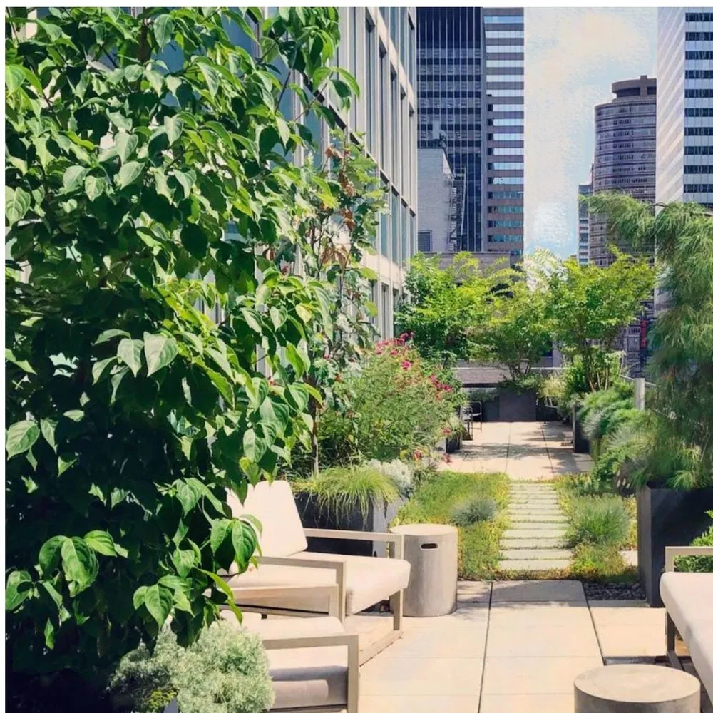 Custom lawn mowing service experts serving Manhattan, NY - Twelve Gardens