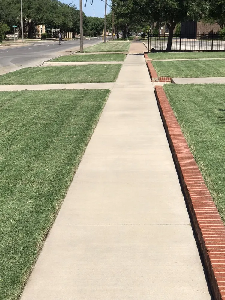 Reliable lawn care service for beautiful yards in Abilene, TX by Twg Lawn Mowing
