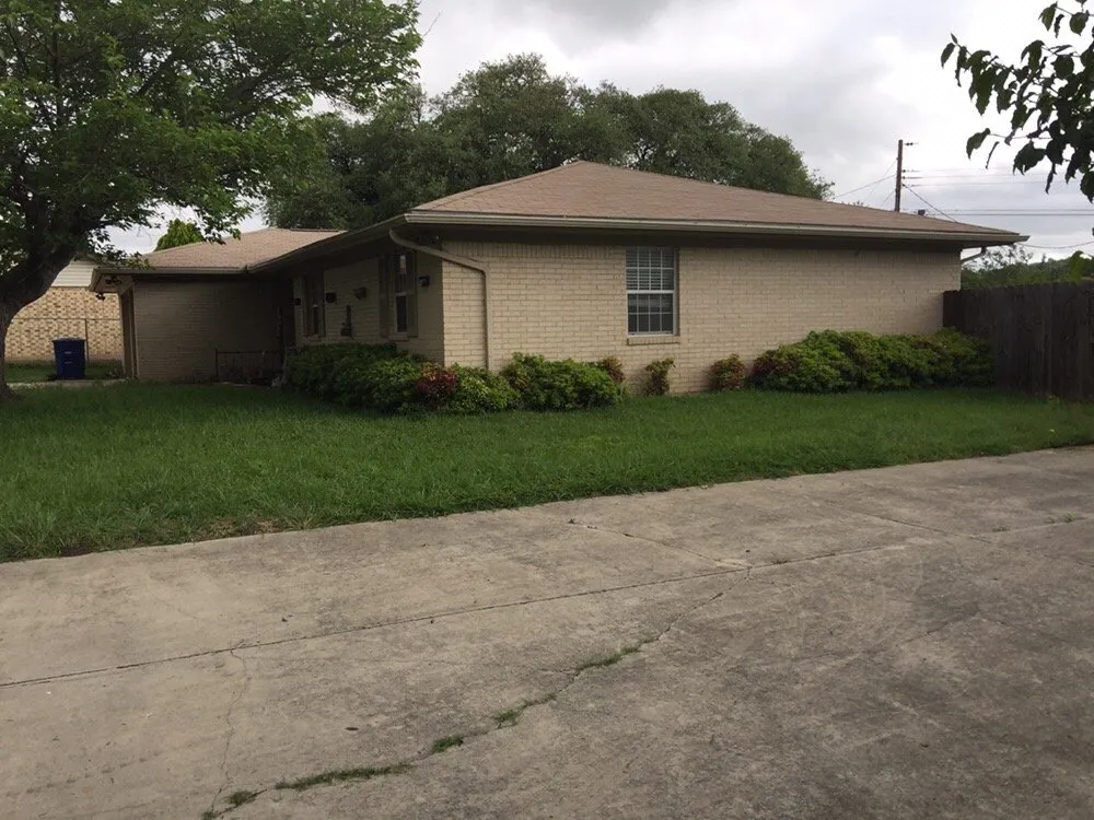 Affordable yard cleanup service for year-round maintenance across Killeen, TX - Twilight Lawncare