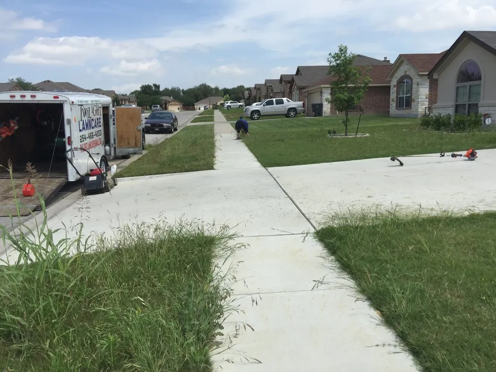 Custom lawn care service in Killeen, TX by Twilight Lawncare