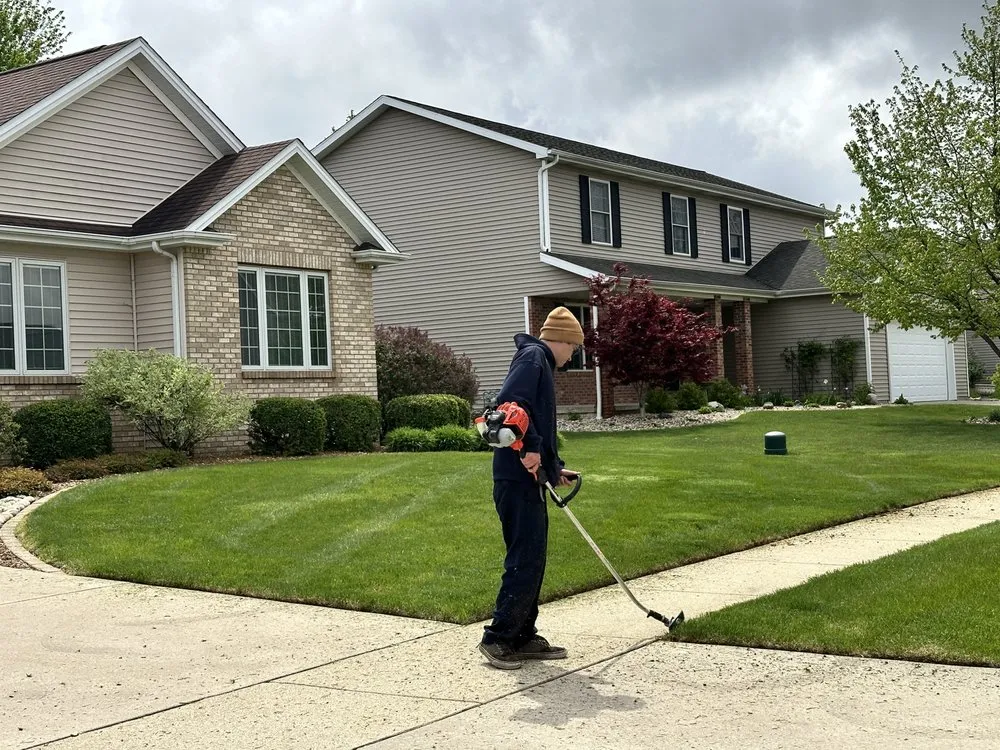 Local yard maintenance in Hudson, IL - Twin City Lawn Pros