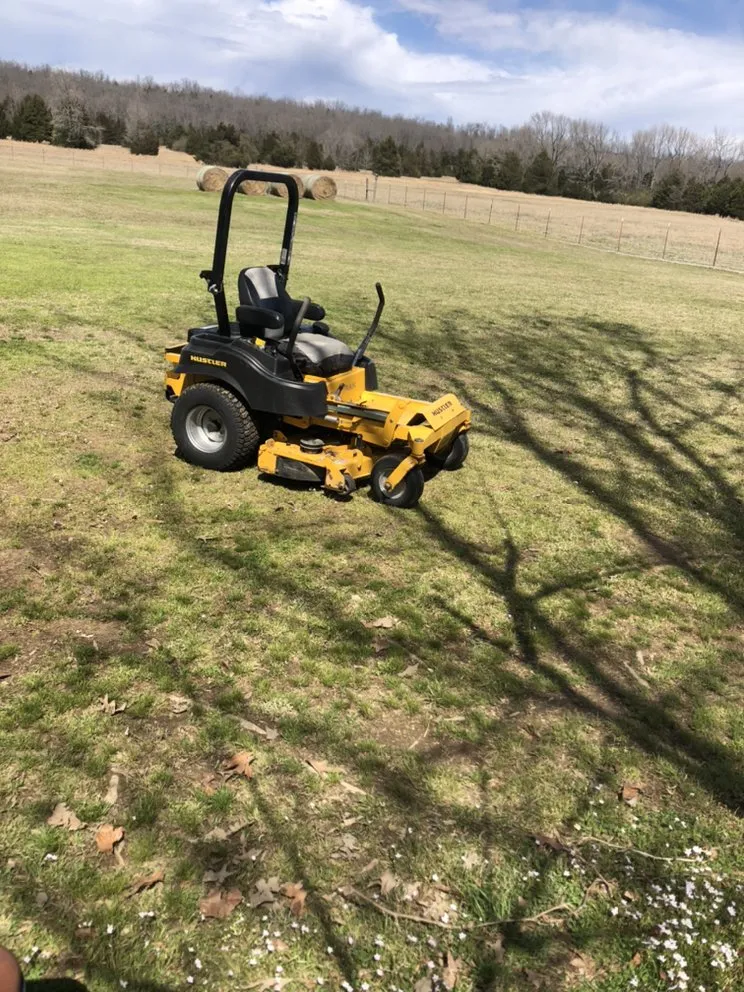 Professional yard cleanup service in El Paso, AR - Twin Oaks Lawn Care