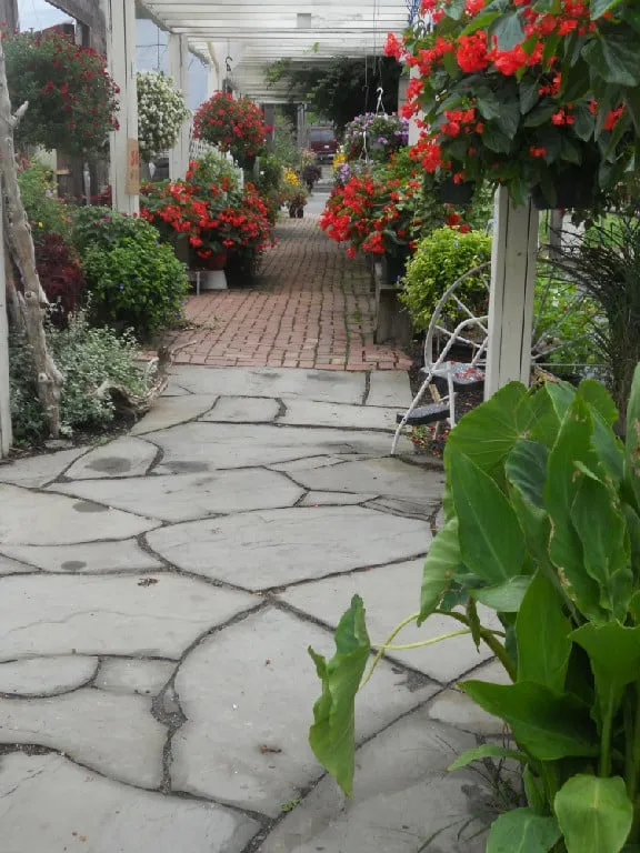 Affordable landscape installation experts serving Montgomery, NY - Twin Ponds Greenhouse & Landscaping