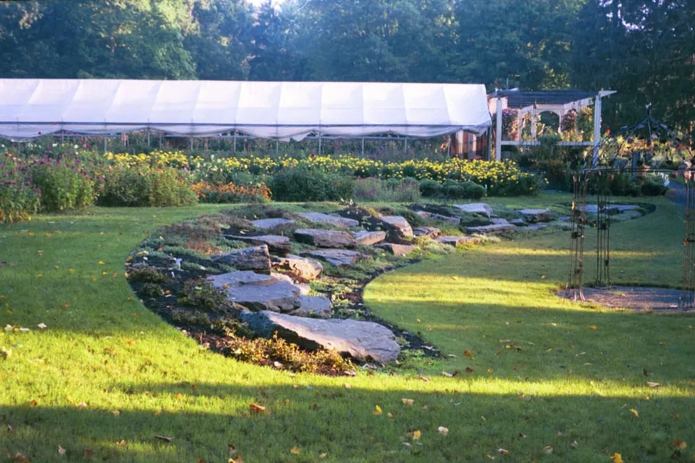 Affordable outdoor landscaping in Montgomery, NY - Twin Ponds Greenhouse & Landscaping