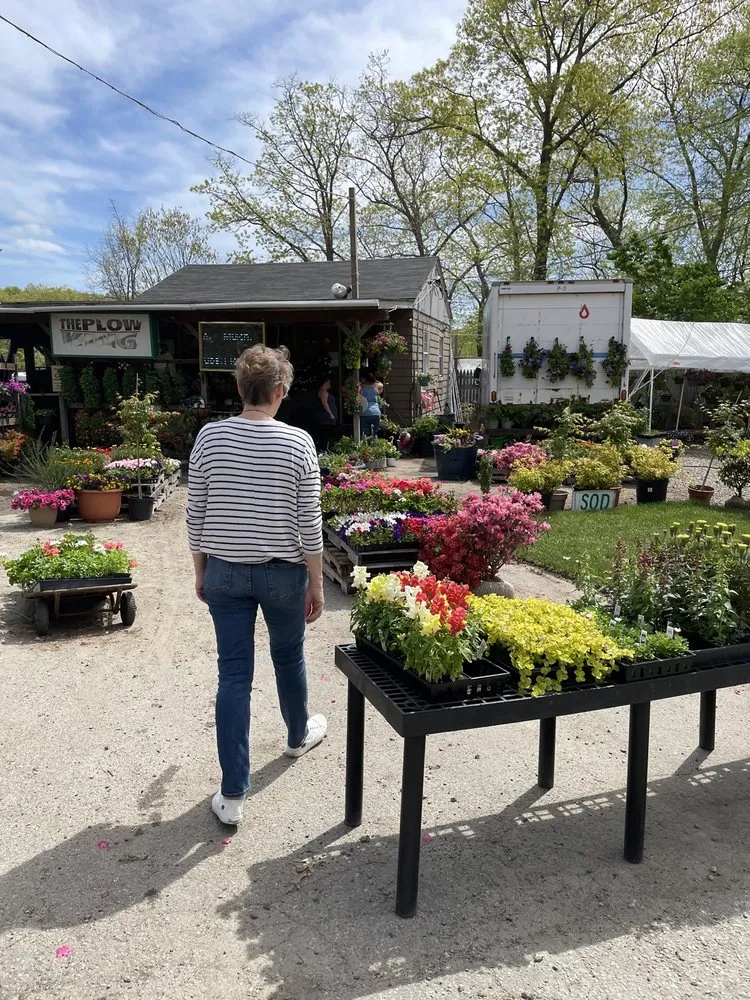 Reliable landscaping services in Smithfield, RI - Twin River Nursery