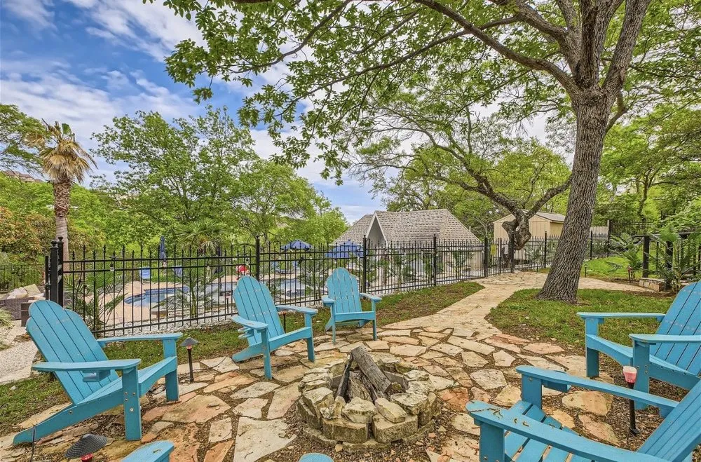 Expert yard maintenance in Santa Barbara, CA - Twins Landscaping