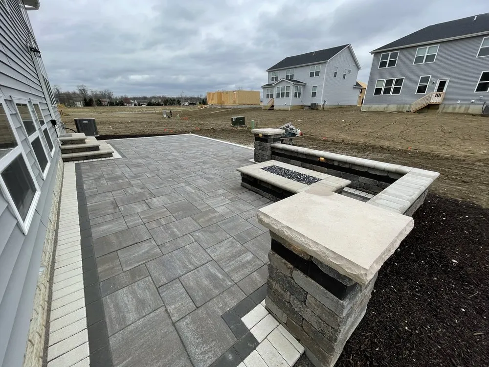 Custom landscaping services with custom design in Columbus, OH by TWINSCAPES