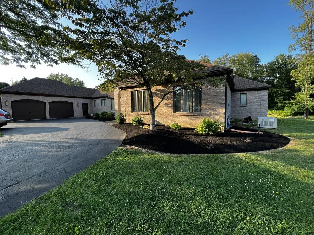 Custom lawn mowing service for beautiful yards across Lyndonville, NY - Twinscapes