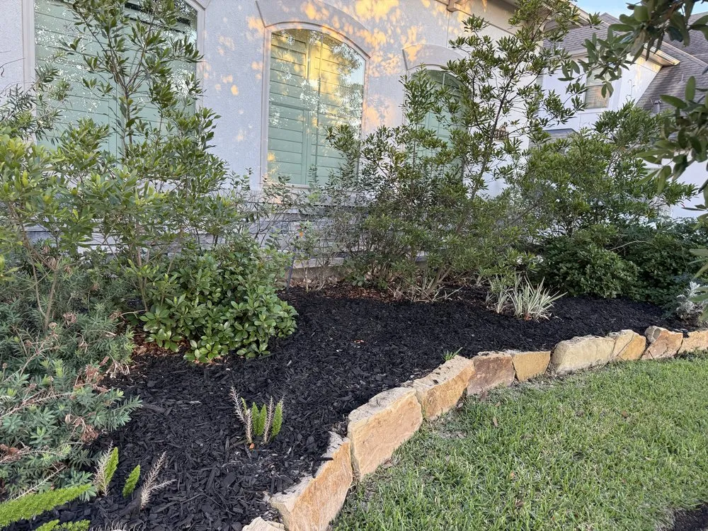 Local garden landscaping in Friendswood, TX by Twisted Landscaping