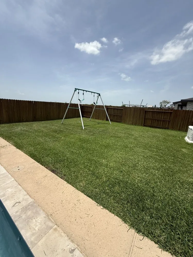 Expert residential landscaping in Friendswood, TX by Twisted Landscaping