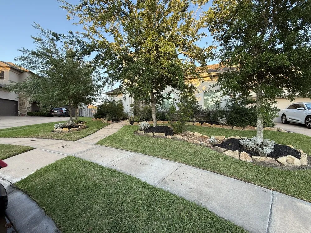 Custom garden landscaping in Friendswood, TX by Twisted Landscaping