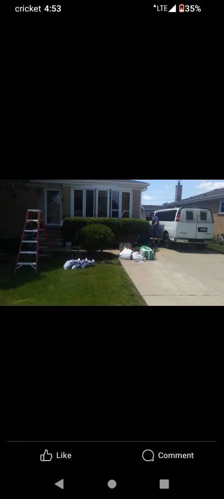 Custom lawn mowing service experts serving Melrose Park, IL - Twisted Method Gutter Cleaning