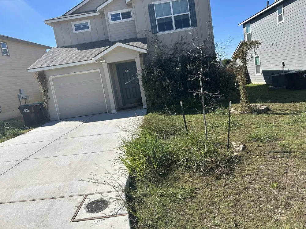 Custom lawn care service in San Antonio, TX - Twisted oak lawn Care