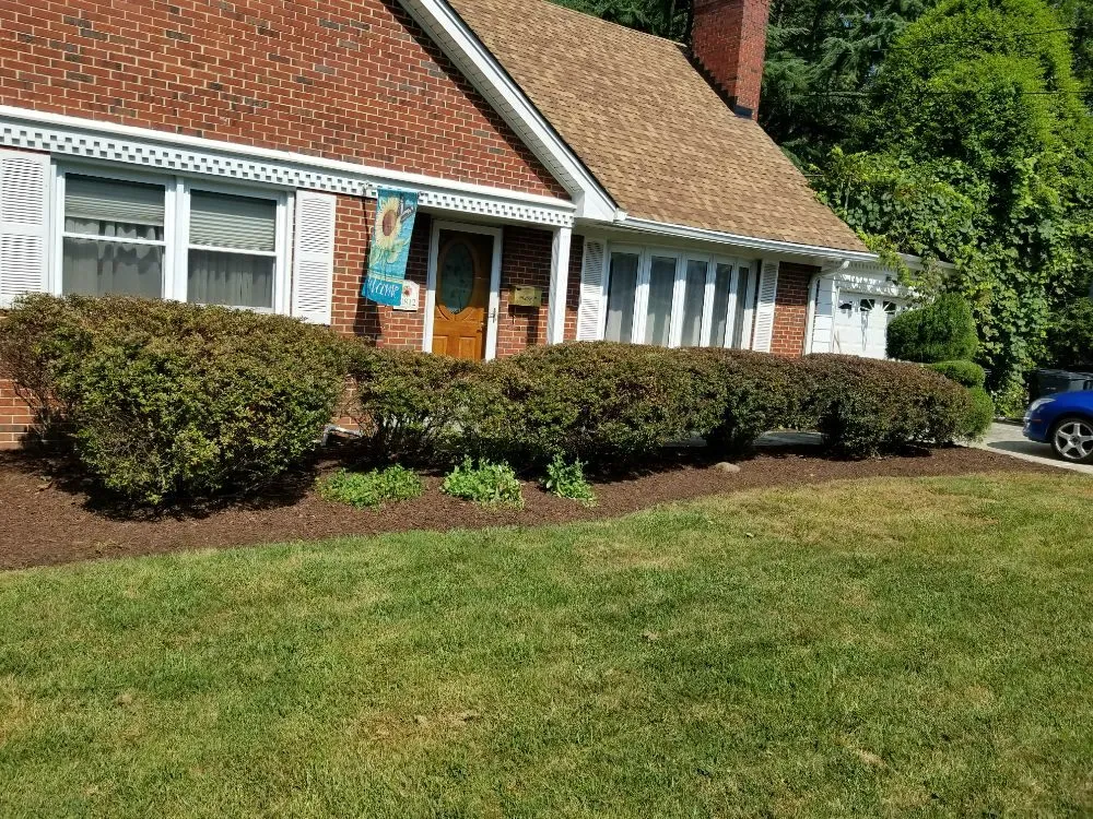 Top-rated yard maintenance in Gaithersburg, MD - Two Brothers Landscaping Service