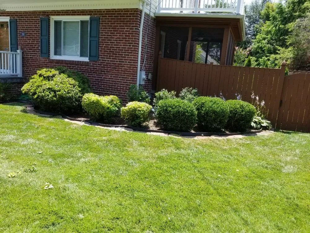 Reliable lawn care service experts serving Gaithersburg, MD - Two Brothers Landscaping Service