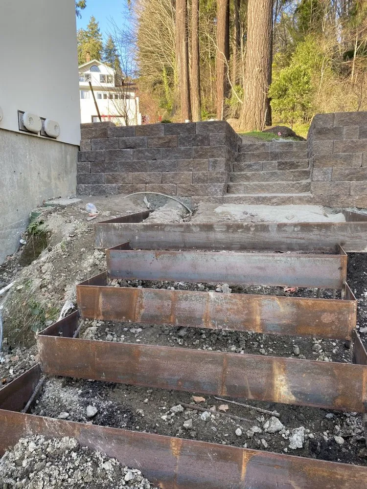 Professional lawn mowing service in Lynnwood, WA - two brothers lansdcaping